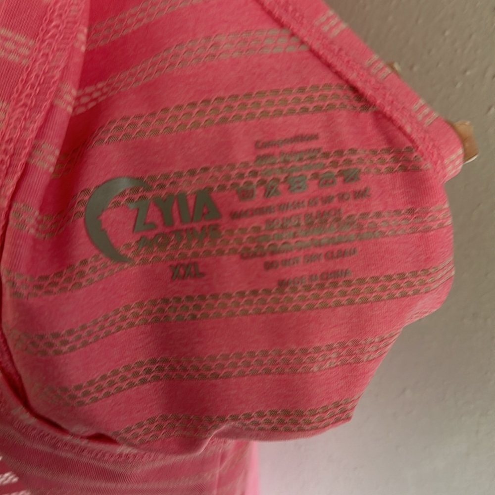 NWT Zyia pink split back tank - Picture 6 of 7